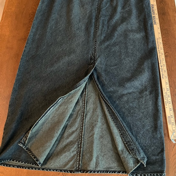 Massimo floorlength denim skirt. 100% cotton. Soft. Sz 14. Belt loops. 2 pockets - Picture 4 of 4